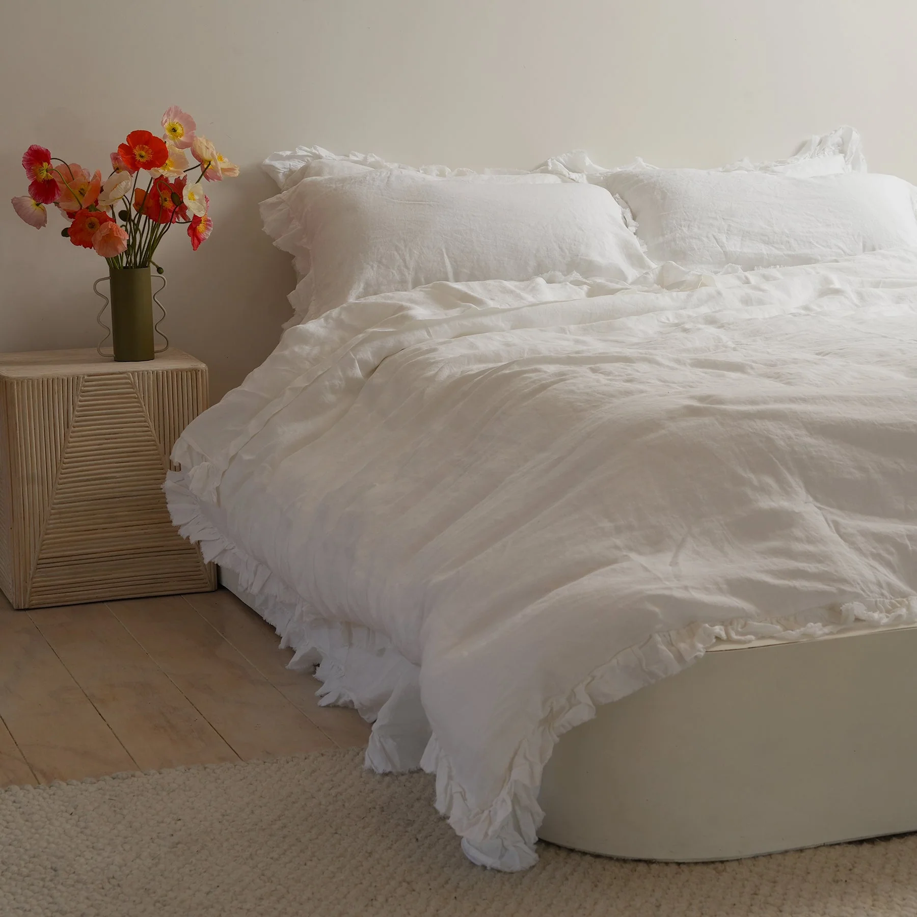 100% French Flax Linen Ruffle Edge Duvet Set- White