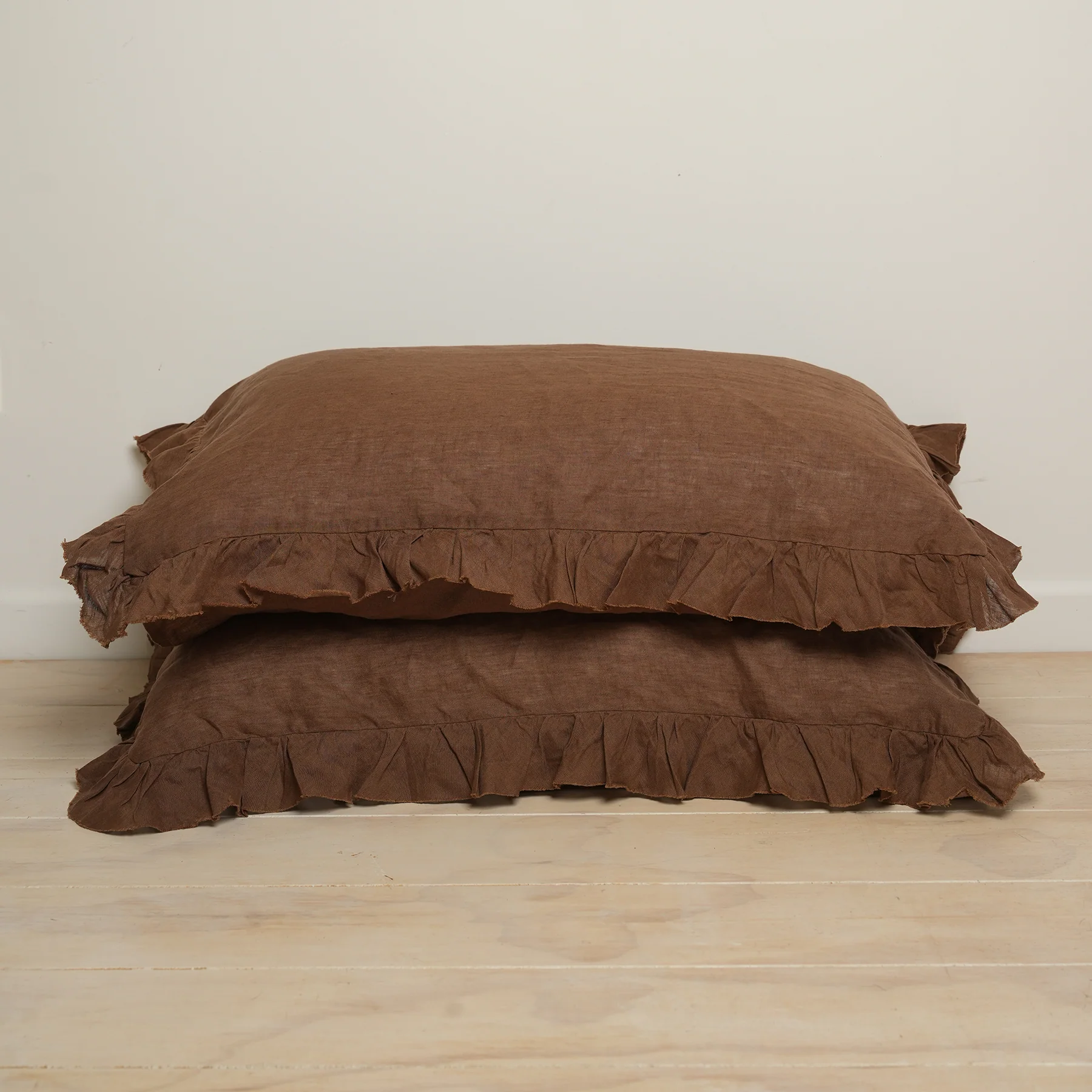100% French Flax Linen Ruffle Edge Pillowcase Pair- Mocha