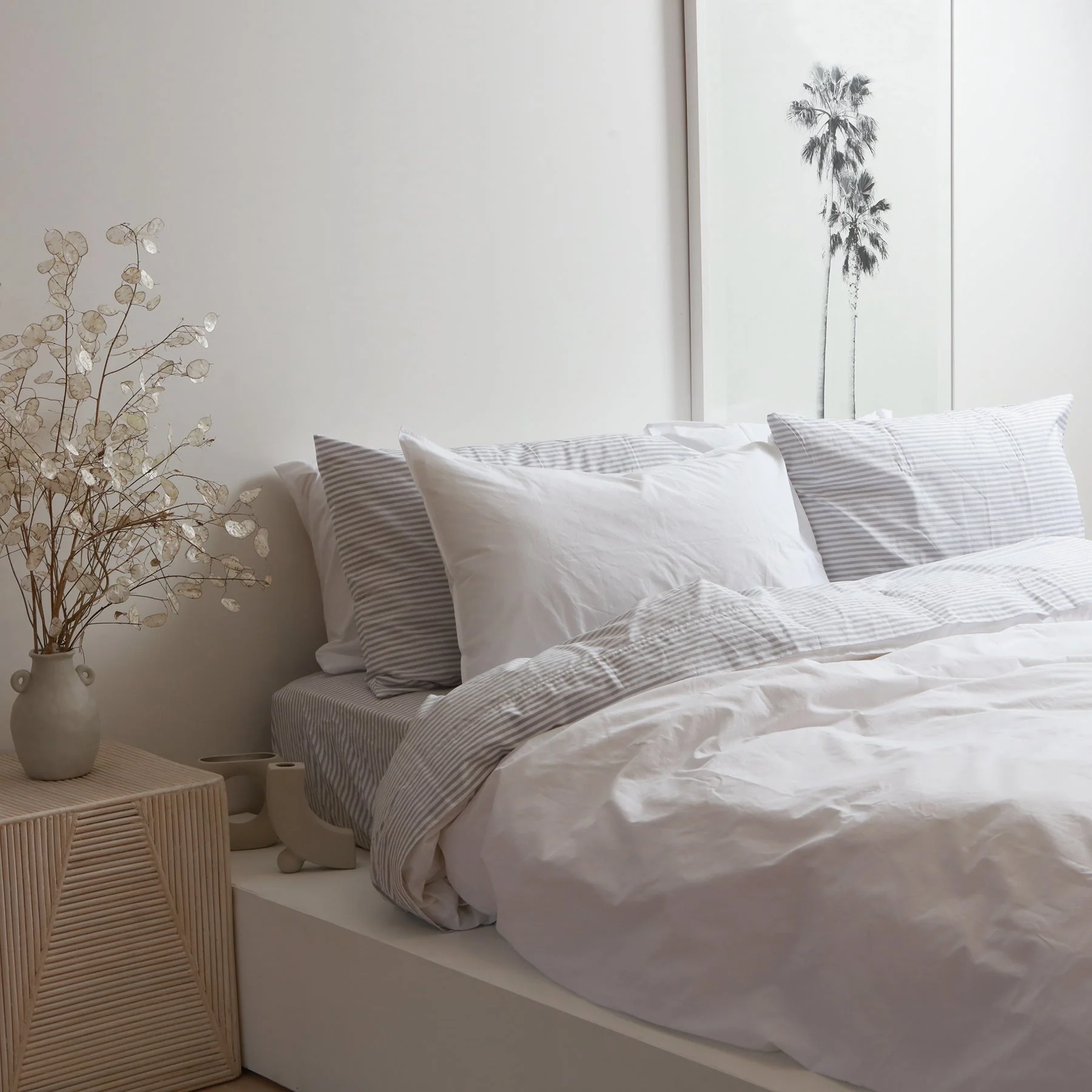 100% Stonewashed Cotton Duvet Set- White - Image 2