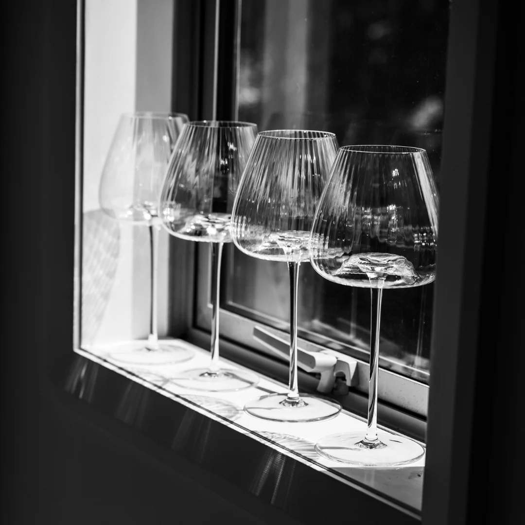 Melted Crystal Red Wine Glass- Set of 4 - Image 5