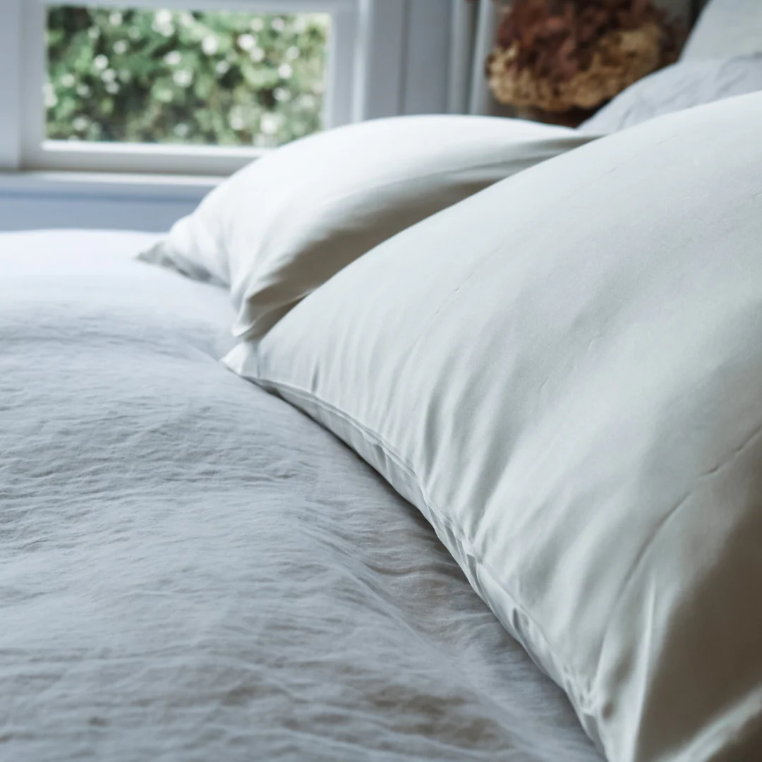 100% Pure Silk Pillowcase - Milk - Image 4